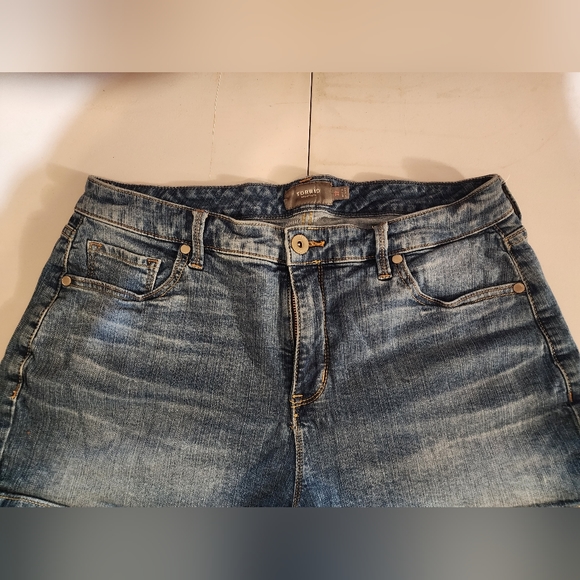 Torrid Women's High-Waisted Demin Shorts - Picture 2 of 8